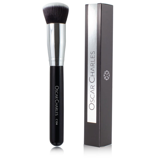 Oscar Charles 104 Luxe Flat Top Foundation Buff Makeup Brush - Oscar Charles - 10145133 - 5060597570329